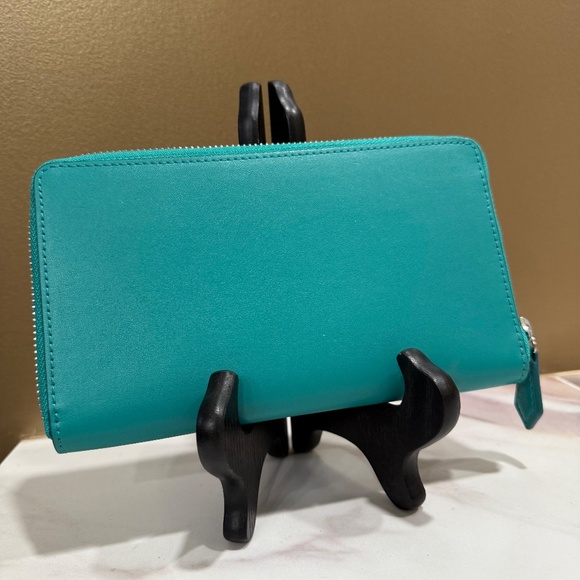 Vera Bradley teal zip wallet, Like new - Picture 3 of 4